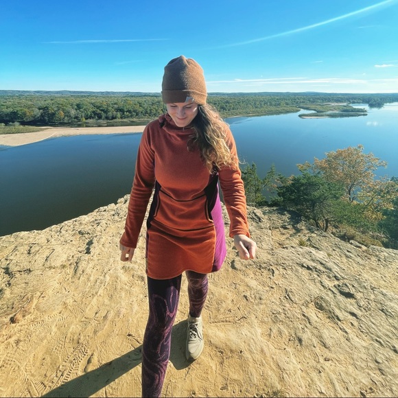 Meet your posher Hannah - Picture 1 of 3